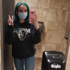 Meet your Posher, Olivia